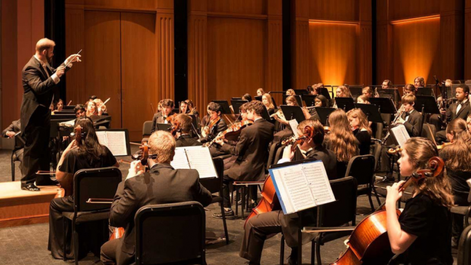 Charleston Symphony Orchestra: Yuriy Bekker - Holiday Pops at Gaillard Center